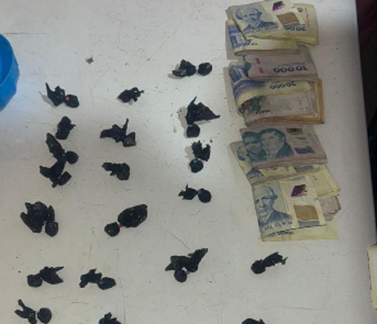 Desarticulan presunta red de microtráfico en Nogoyá: cuatro detenidos y una importante cantidad de droga secuestrada - imagen de origen