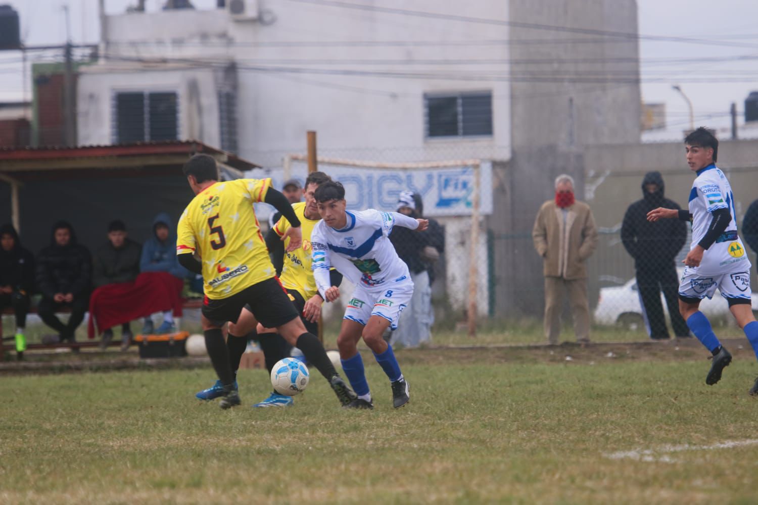 Sportivo Larroque venció a Sporting, le quitó el invicto y lo alcanzó en la cima - imagen de origen