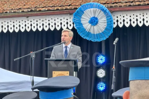 Frigerio destacó la fiesta patria en Gualeguaychú: “Todos necesitamos este baño de argentinidad” - imagen de origen