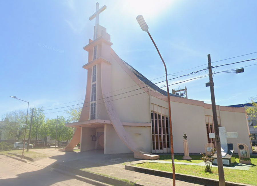 Estaba en misa y le robaron la moto - imagen de origen