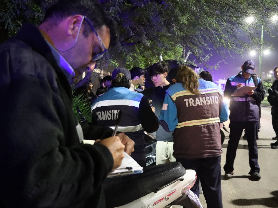 La Agencia Nacional de Seguridad Vial lanzó una línea para denunciar conductas peligrosas en la vía pública - imagen de origen