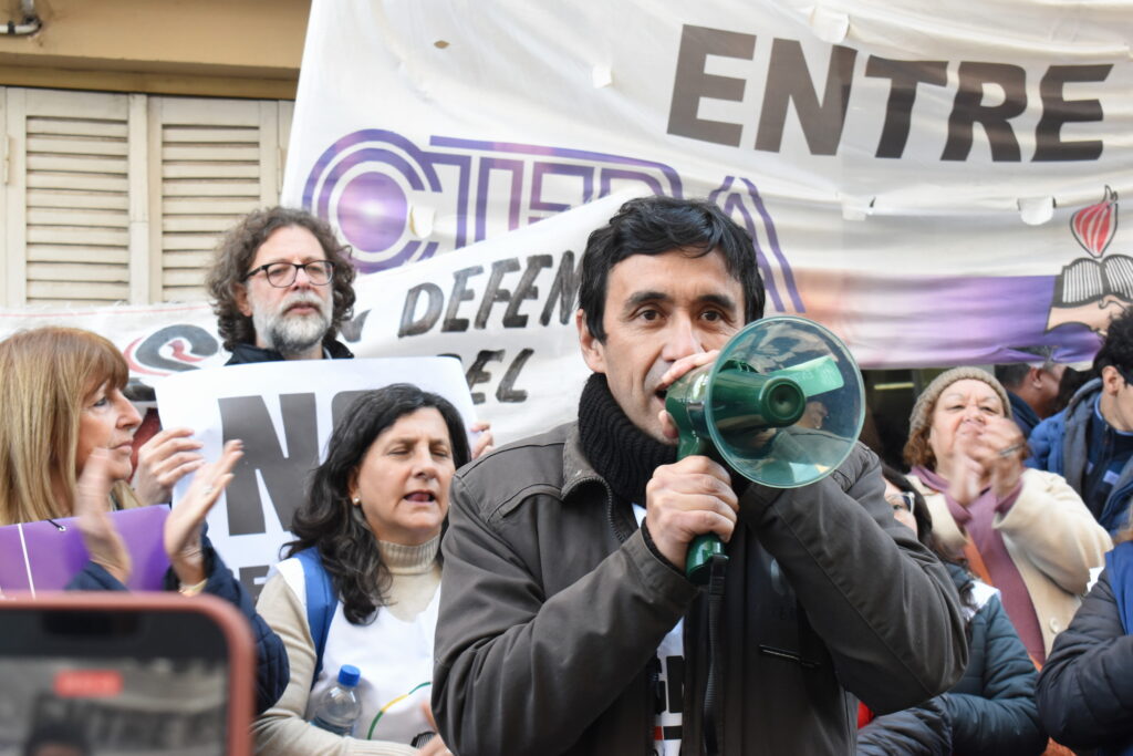 Agmer convocó a un paro docente en Entre Ríos en rechazo a políticas del Gobierno y en defensa de la Caja de Jubilaciones - imagen de origen
