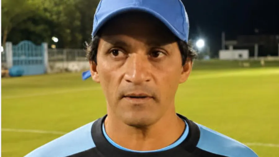 Romeo Molina dejó de ser el DT de Belgrano en la Liga Paranaense de Fútbol | Análisis - imagen de origen