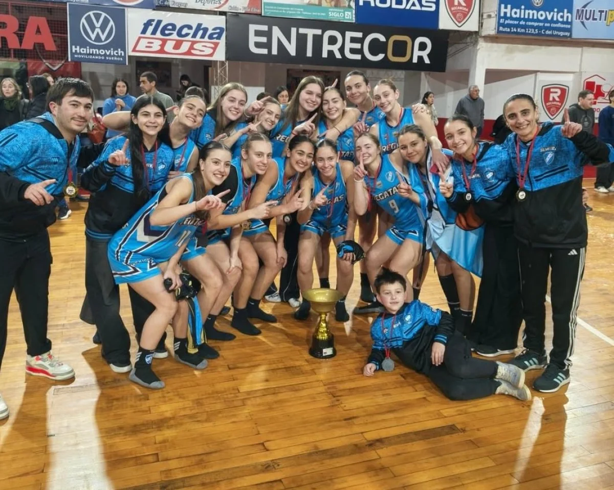 Regatas Uruguay se consagró campeón provincial en U17 femenino - imagen de origen
