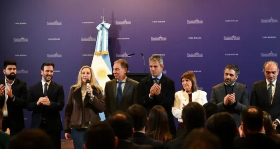 Vuelven las colectoras: el Gobierno negocia con los gobernadores para suspender las PASO - imagen de origen
