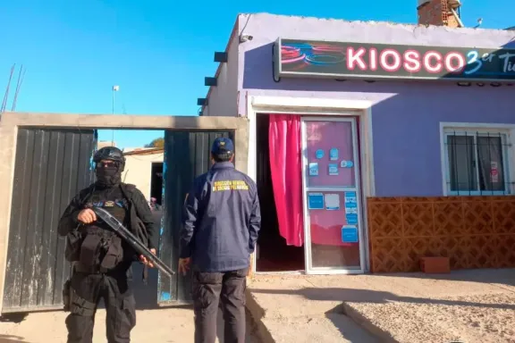Detuvieron a presunto líder narco en Paraná tras secuestro de drogas y más de $6 millones - imagen de origen