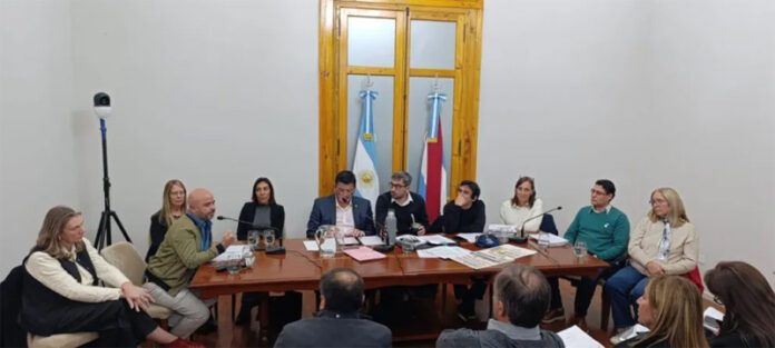 Gremios docentes rechazaron la reforma jubilatoria y advirtieron sobre una reducción de haberes - imagen de origen