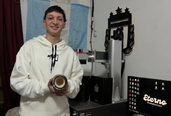 La emocionante historia del emprendedor de 20 años que grabó los mates de la Scaloneta - imagen de origen