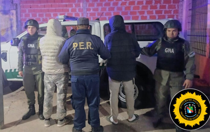 Expulsaron del país a dos ciudadanos marroquíes tras incidentes en la Terminal - imagen de origen