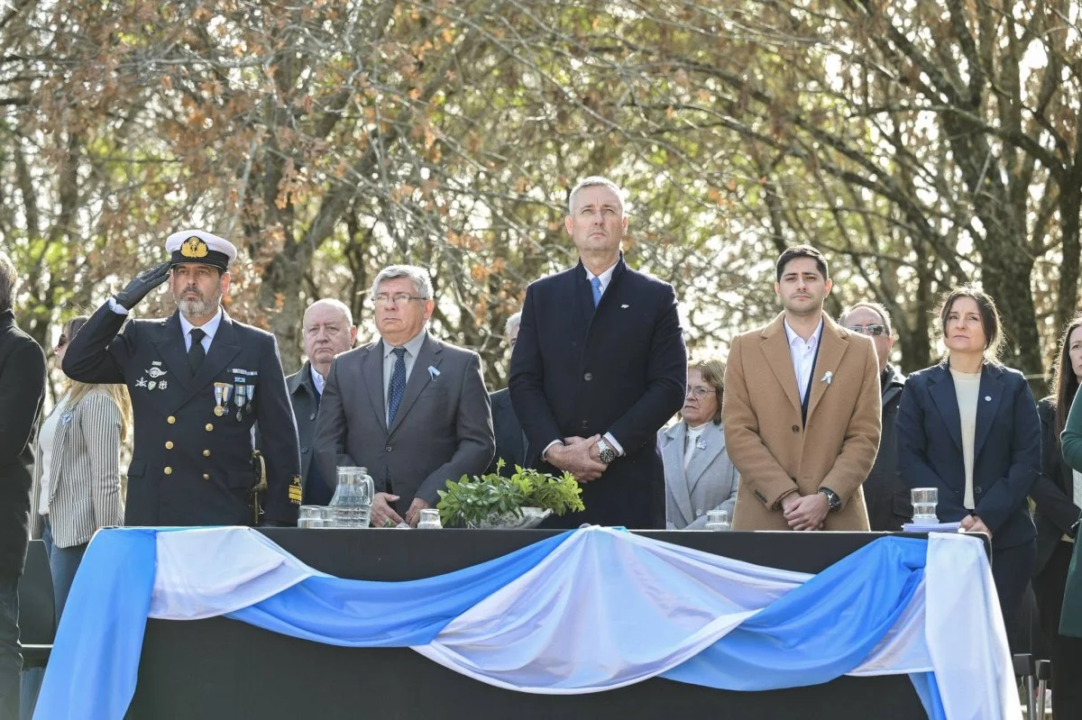 Más de 400 alumnos prometieron lealtad a la Bandera en el Palacio San José - imagen de origen