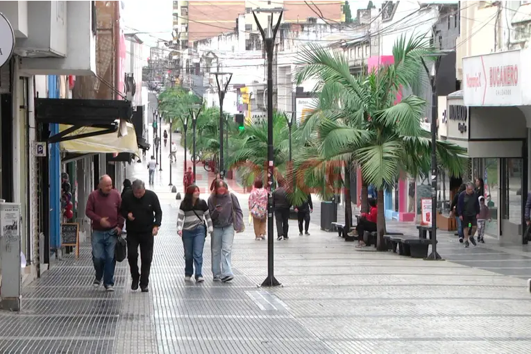 Comercios: Analizan modificar el horario por el partido de Argentina tras pedido del Sindicato de Empleados - imagen de origen