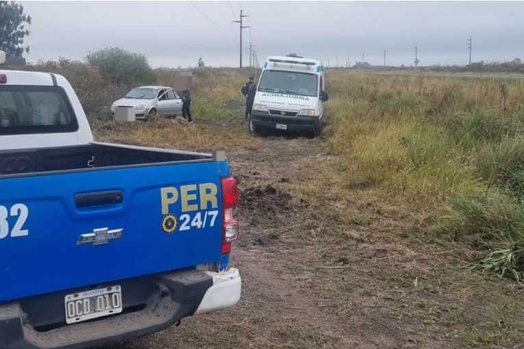 Un automóvil que viajaba desde Concordia a Paraná volcó cerca de San Salvador - imagen de origen