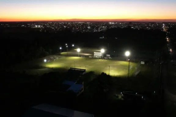 Enersa renovó el sistema lumínico del Club Tiro Federal de Chajarí - imagen de origen