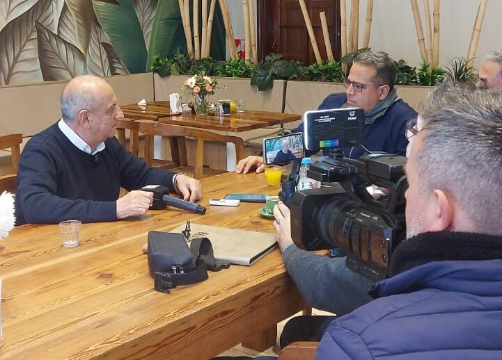 Rossi redobla su ofensiva contra la conducción del PJ y advierte: “Si me expulsan, voy a ser candidato igual” - imagen de origen