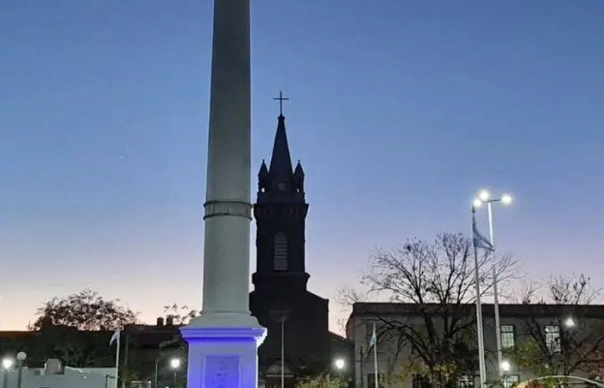 Astroamigos invita a observar la Luna en Plaza Columna durante un evento mundial - imagen de origen