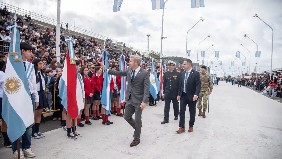 “Las transformaciones duraderas se construyen con diálogo”, afirmó Frigerio en el acto por el 25 de Mayo | Análisis - imagen de origen