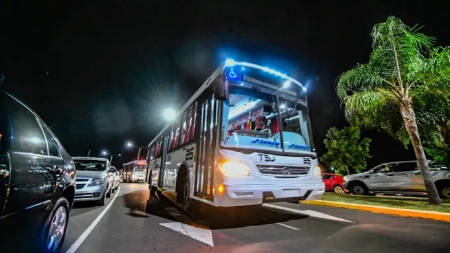 Identificaron a exchofer de colectivos tras la denuncia de disparo contra una unidad que no se comprobó | Análisis - imagen de origen