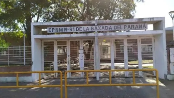 Se produjo una brutal balacera en inmediaciones de la escuela Baxada del Paraná - imagen de origen
