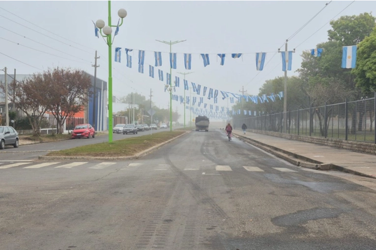Tras los festejos del 25 de Mayo, el Municipio realizó un masivo operativo de limpieza en el Parque de la Estación - imagen de origen