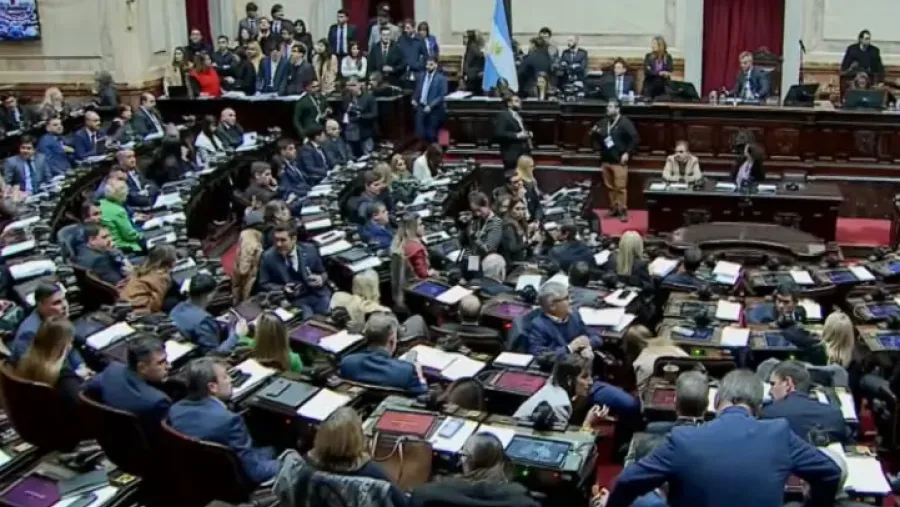 Sesiona la Cámara de Diputados para tratar Súper RIGI y pago a los holdouts | Análisis - imagen de origen
