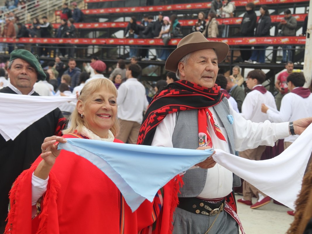 Este viernes cierran las inscripciones para participar de los festejos del 25 de Mayo en el Corsódromo - imagen de origen