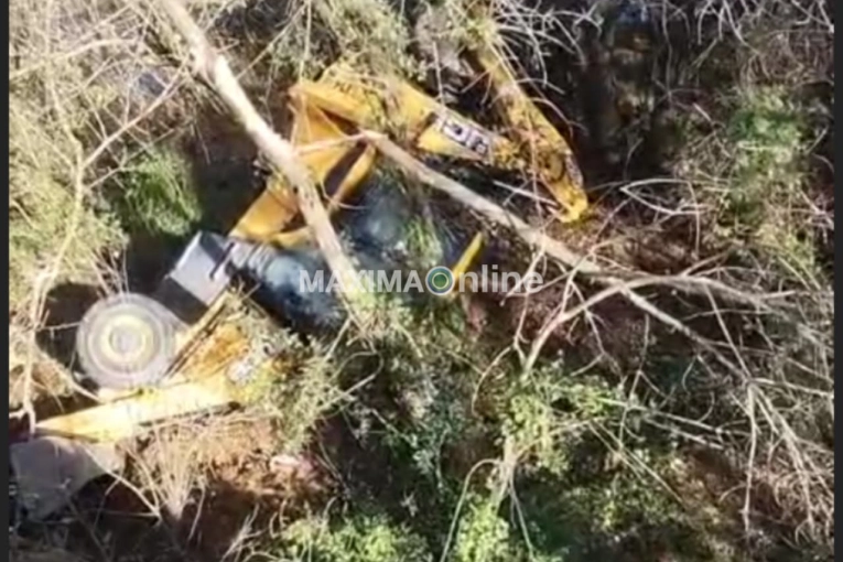 Ruta 14: Tremendo choque entre un camión y una máquina vial en el puente sobre Arroyo Gualeyán - imagen de origen