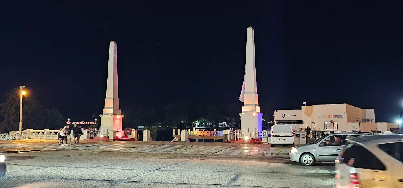 Los obeliscos de la Costanera se iluminarán de naranja por el Día Mundial de la Esclerosis Múltiple - imagen de origen