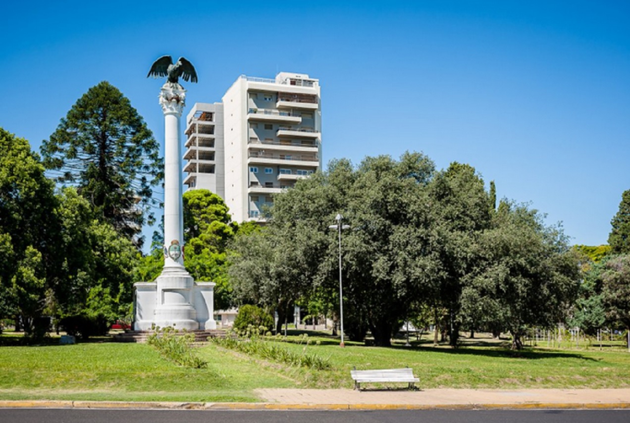 El Municipio y escuelas izarán la Bandera Argentina en conmemoración de la elevación a Villa de Paraná - imagen de origen
