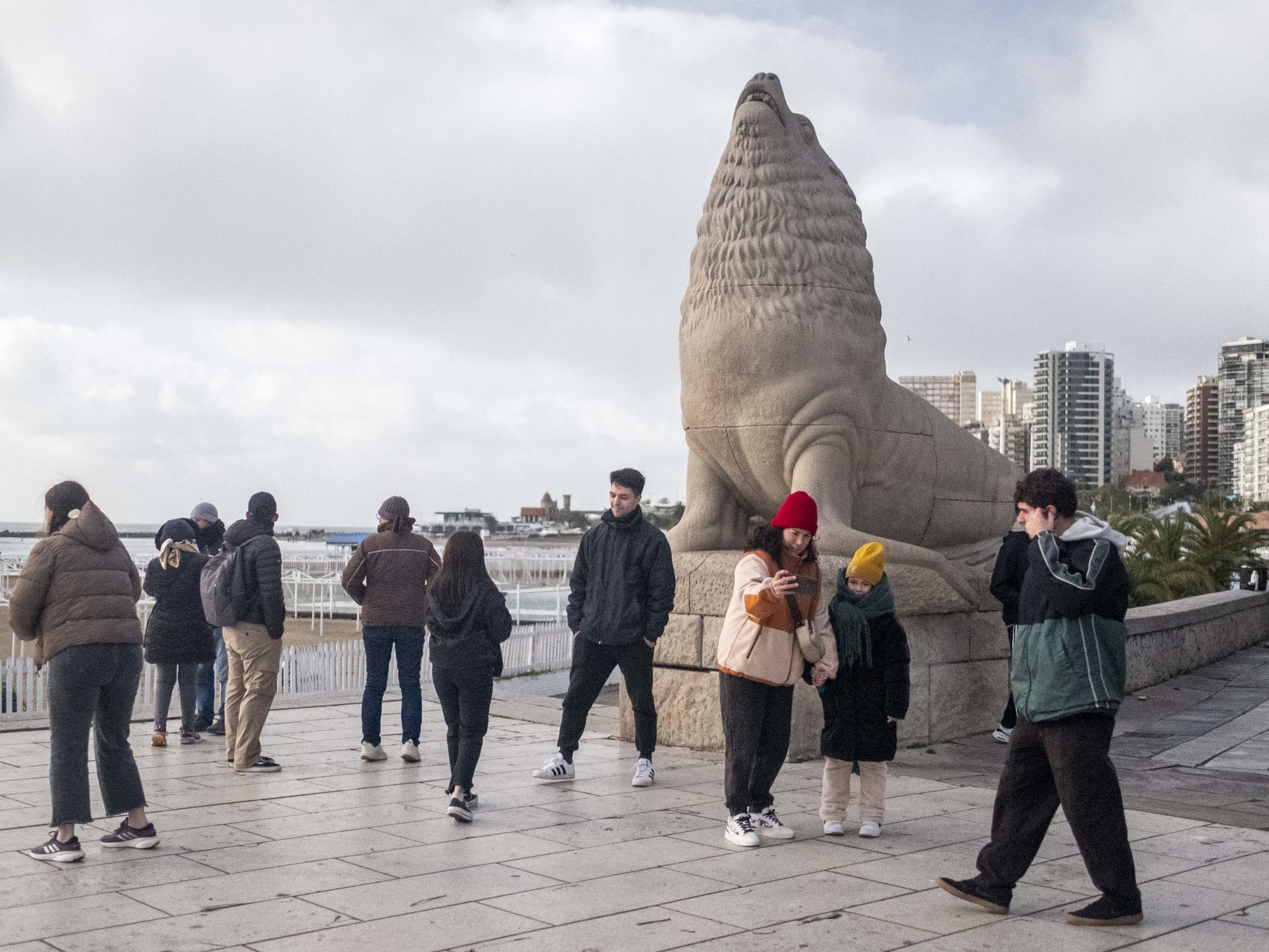 Por el fin de semana largo, 1,4 millones de turistas viajaron por la Argentina y gastaron $340.000 millones - Informe Digital - imagen de origen