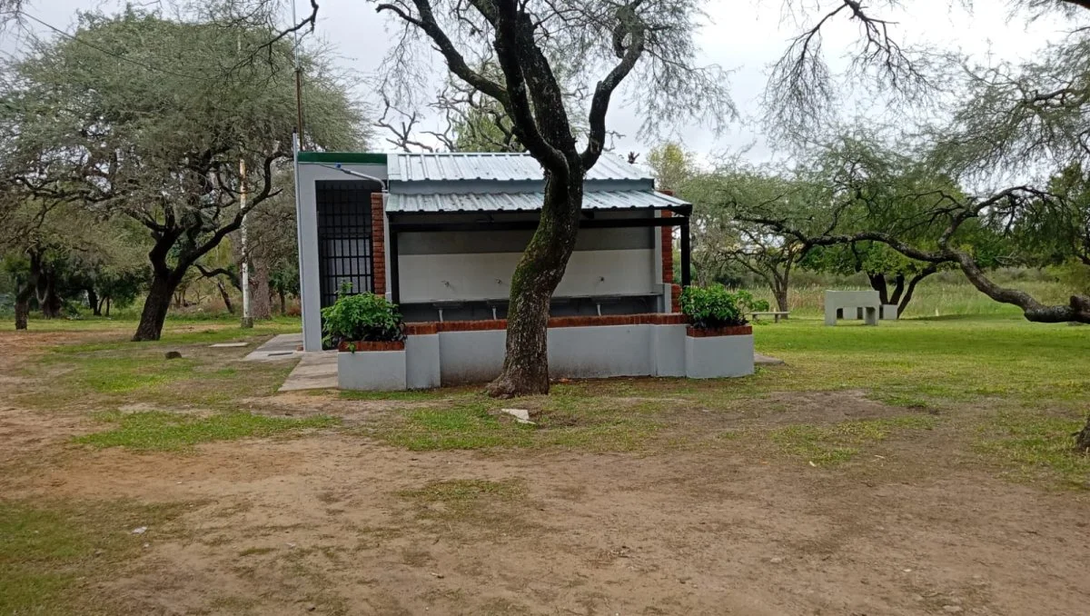 Vecinos piden la apertura de los baños en el Parque de la Ciudad tras las obras realizadas - imagen de origen
