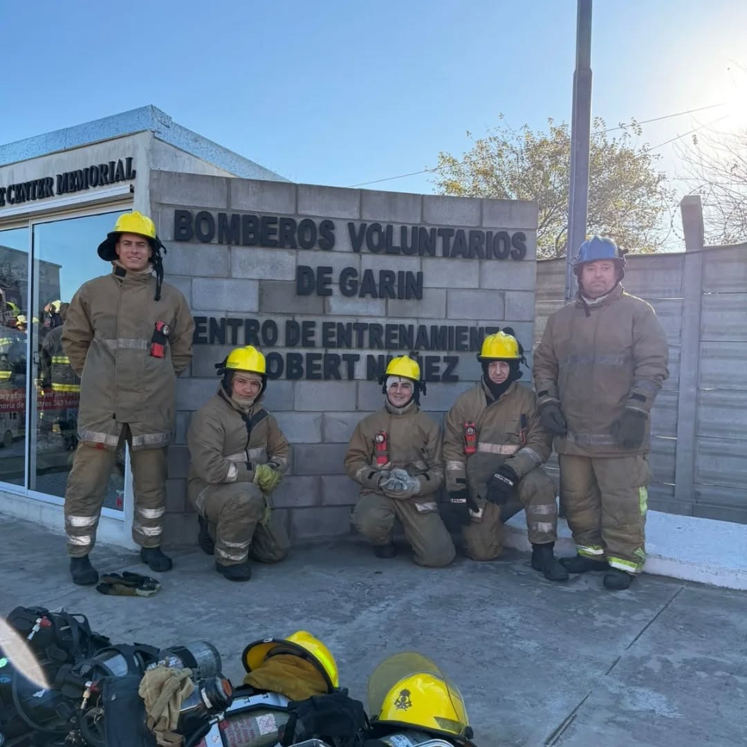Bomberos de Concordia participaron de una jornada intensiva de entrenamiento en Garín - imagen de origen