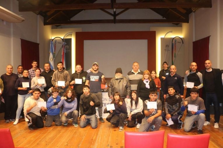 Exitosa jornada de boxeo reunió a entrenadores y deportistas en el Centro de Convenciones - imagen de origen