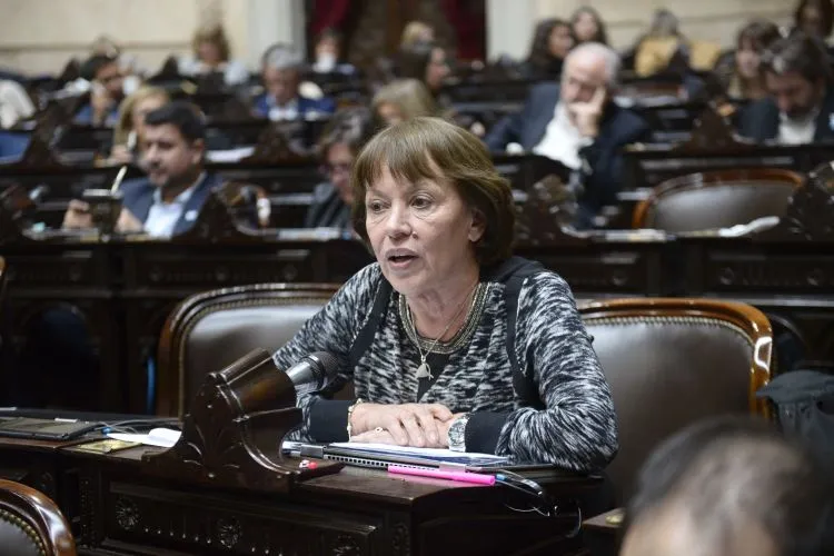 Reforma previsional: "Los afectados son servidores públicos que cumplen tareas para todos los entrerrianos" - Plaza Web - imagen de origen
