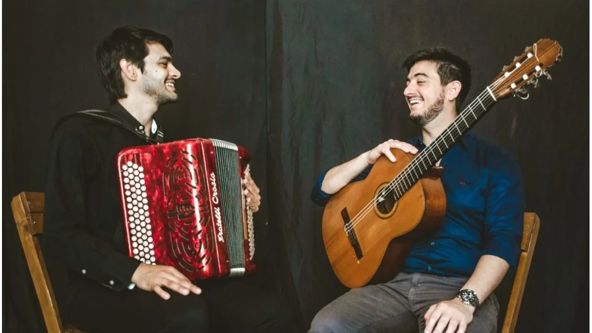 Tati Grandolio y Valentín Cosso lanzan una serie de videoclips dedicados al litoral - imagen de origen