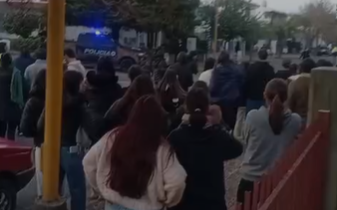 Tensión en Federación: manifestantes se movilizaron frente a la vivienda de un menor señalado por allegados de Thiago Ocampo - 7PAGINAS - imagen de origen
