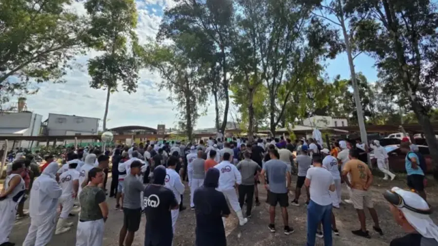 En Concepción del Uruguay proponen eximir de tasas municipales a trabajadores de Granja Tres Arroyos | Análisis - imagen de origen