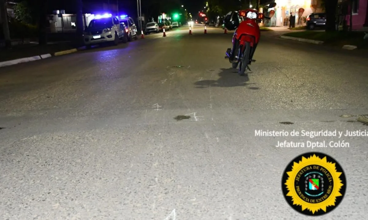 Una motociclista sufrió graves lesiones tras caer de su moto en Colón - imagen de origen