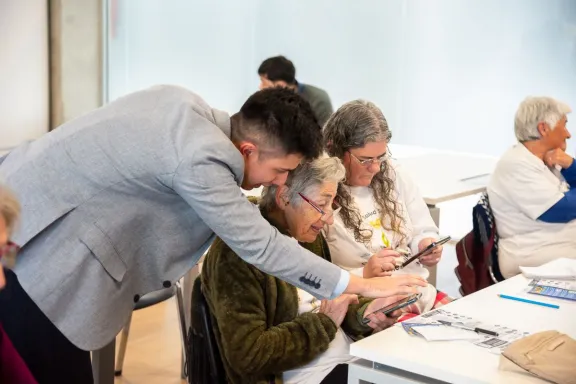 El programa “Mayores Conectados” se afianza en Entre Ríos con 13 talleres realizados y nuevas propuestas - imagen de origen