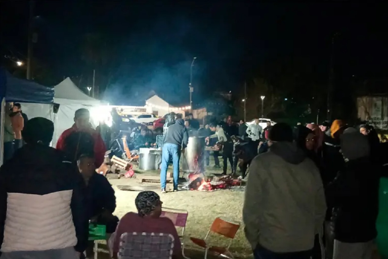 Realizaron olla popular en apoyo a trabajadores de Granja Tres Arroyos - imagen de origen