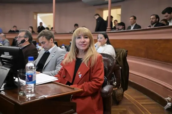 Diputada de JxC repudió las amenazas denunciadas por Percara y advirtió: “Cuando el poder intimida, la democracia retrocede” - imagen de origen