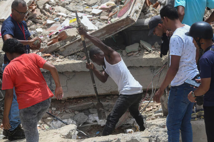 Más de 6.400 sobrevivientes fueron rescatados tras los sismos en Venezuela - imagen de origen