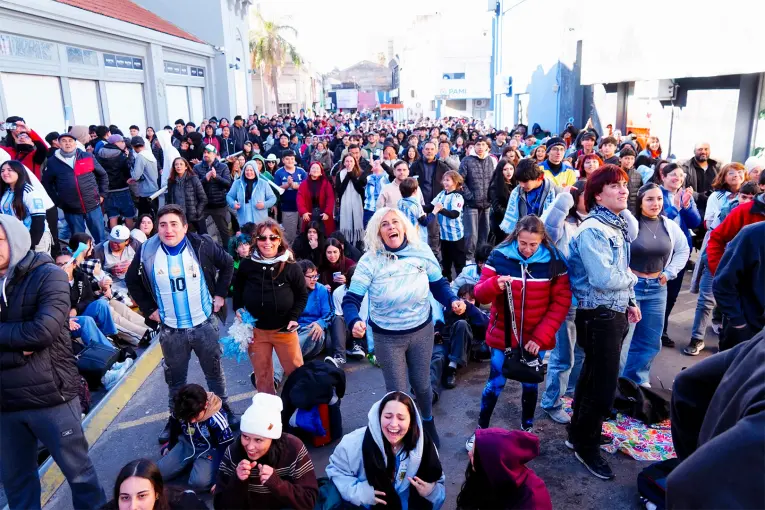 Argentina-Cabo Verde: convocan a vivir el Mundial en pantalla gigante en Paraná - imagen de origen