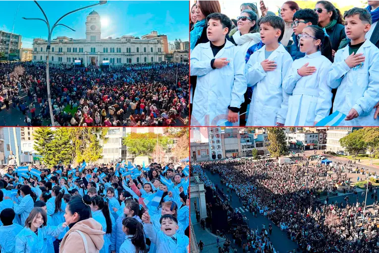 En imágenes: el emotivo acto de la Promesa a la Bandera de 2.000 alumnos en Plaza Mansilla - imagen de origen