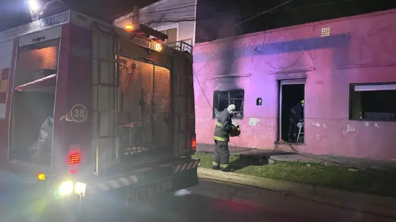 Una persona sufrió quemaduras en un incendio en Doello Jurado y General Paz - imagen de origen