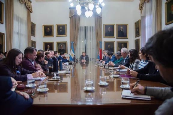 Reunión de Gabinete: Destacan que la provincia impulsa medidas para agilizar trámites y transparentar procesos - imagen de origen