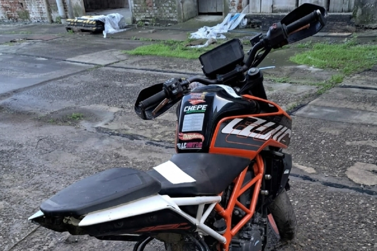 Secuestraron una motocicleta con números adulterados en la Planta Verificadora del ex Frigorífico - imagen de origen