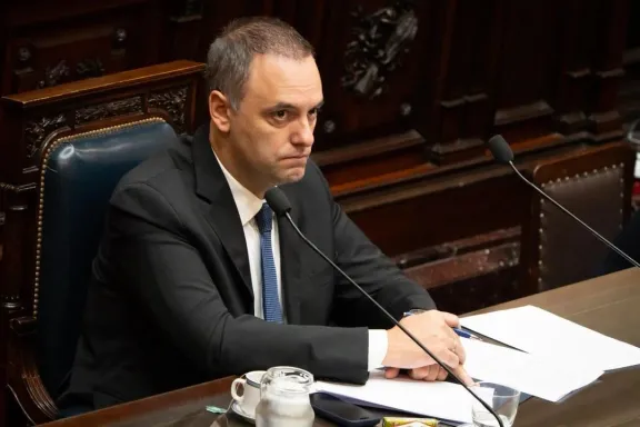 Bajo presión política, Adorni adelanta su informe en el Senado para el 2 de julio - imagen de origen