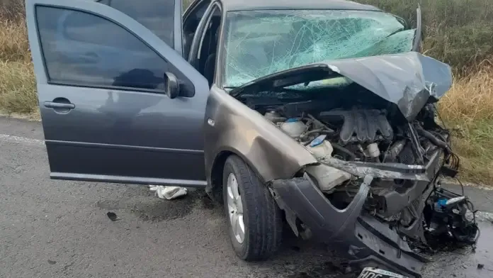 Fatalidad en Entre Ríos: un muerto tras violento choque entre dos autos en la ruta - imagen de origen