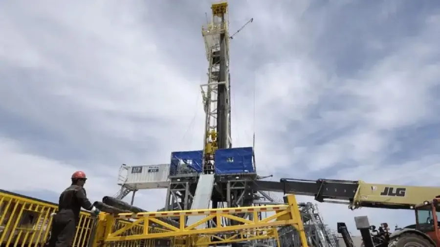 YPF anunció una inversión histórica de 25.000 millones de dólares para potenciar Vaca Muerta | Análisis - imagen de origen