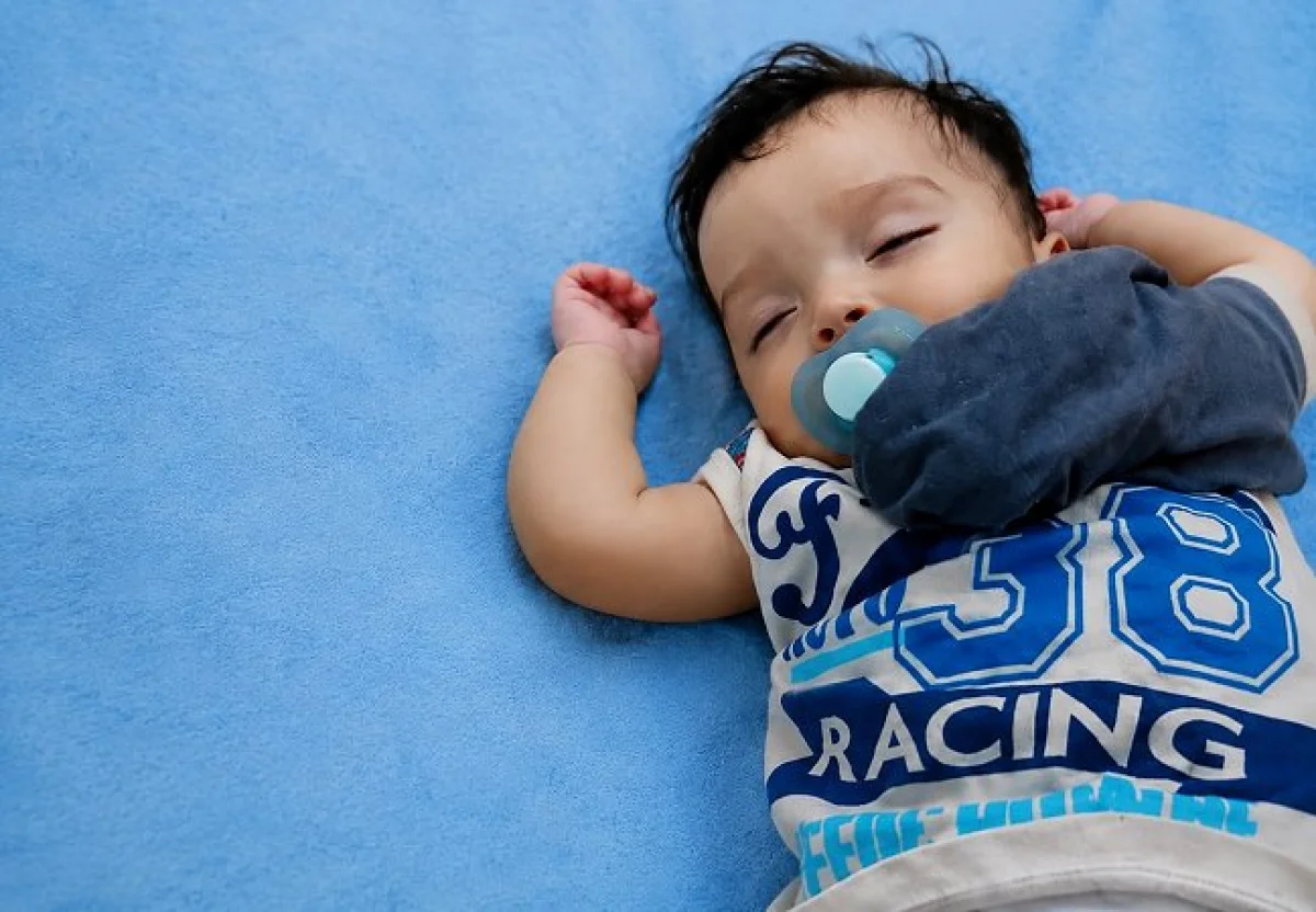 Lanzan una campaña solidaria para ayudar a Milo, un niño de un año que necesita atención médica especializada - imagen de origen